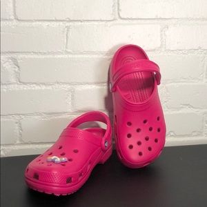 Pink crocs size W7 or M5